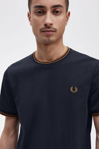 Fred Perry - M1588 Twin Tipped T-shirt in Navy / Dark Caramel