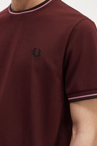 Fred Perry - M1588 Twin Tipped T-shirt in Oxblood