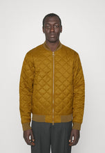 Load image into Gallery viewer, Barbour - Galento Quilt Bomber in Russet