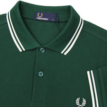 Load image into Gallery viewer, Fred Perry - M3600 in Ivy / White / White